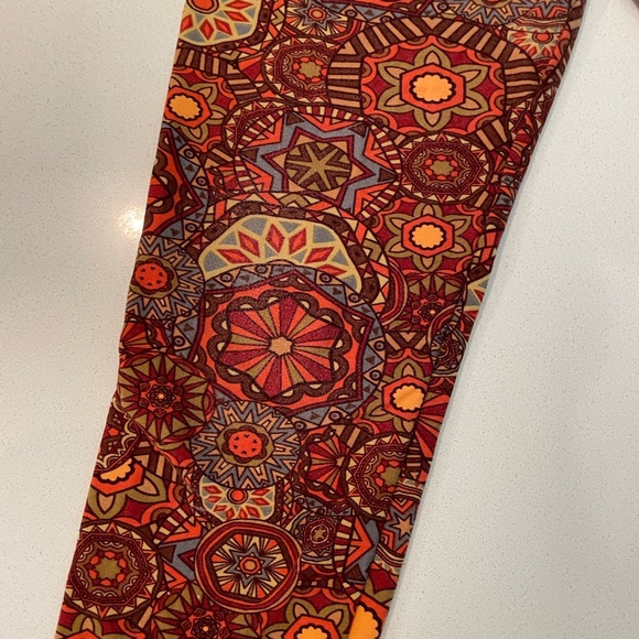 LuLaRoe leggings One Size - Picture 2 of 2